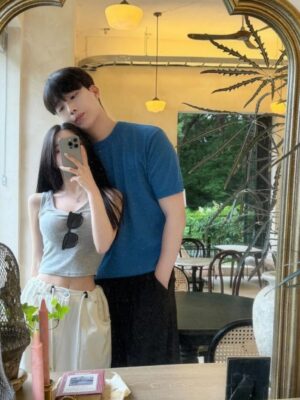 Ảnh bìa của Sau Tất Cả Giông Bão Chúng Ta Vẫn Ở Bên Nhau