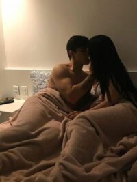 Ảnh bìa của Con Đường Luôn Ở Dưới Chân Mình