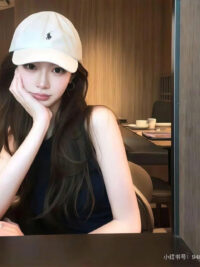 Ảnh bìa của Váy Cũ, Tình Mới